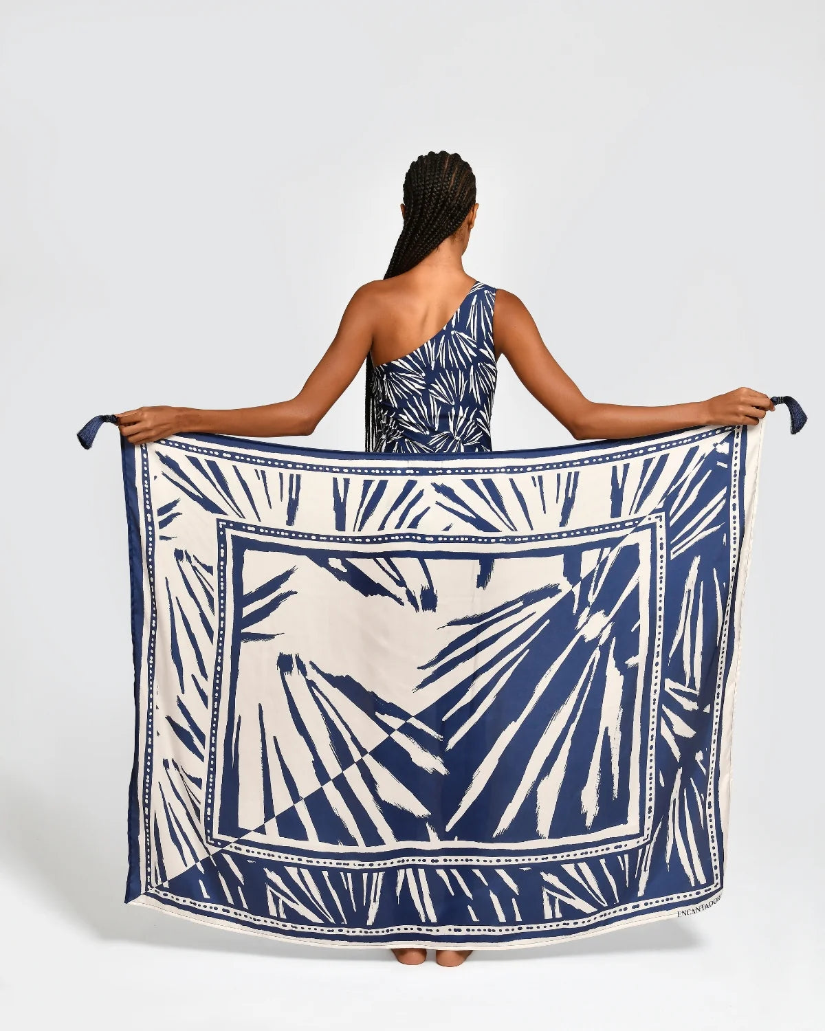 TAYLOR NAVY SHELLS SARONG